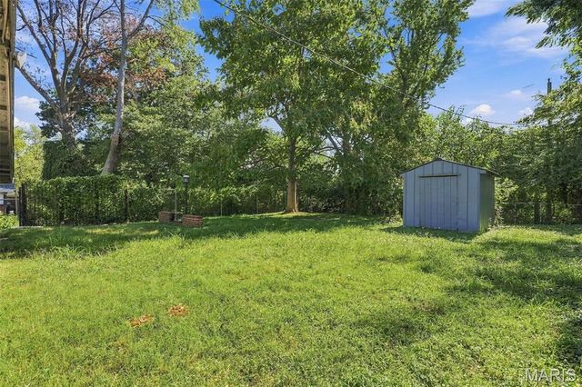 8408 Chalons Court, Berkeley, MO 63134