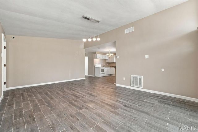8408 Chalons Court, Berkeley, MO 63134