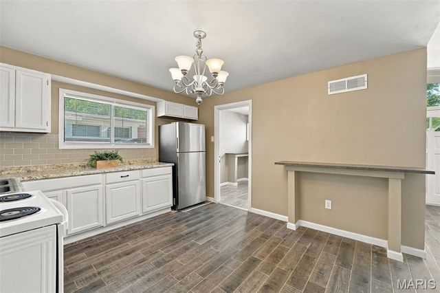 8408 Chalons Court, Berkeley, MO 63134