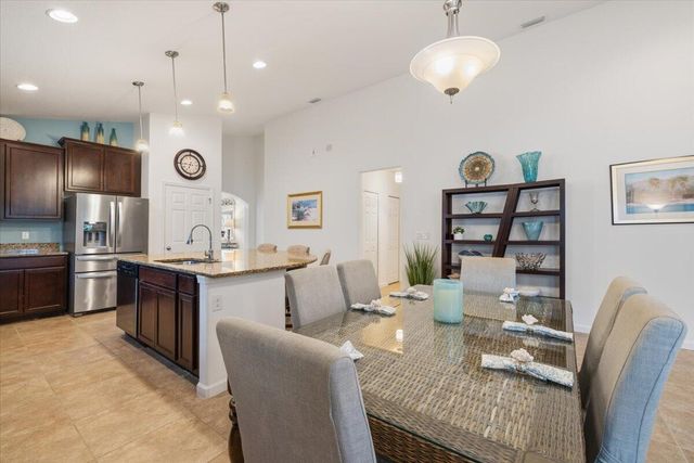 2024 Albany Terrace SW, Vero Beach, FL 32968
