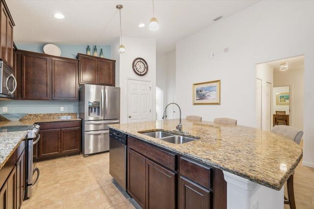 2024 Albany Terrace SW, Vero Beach, FL 32968