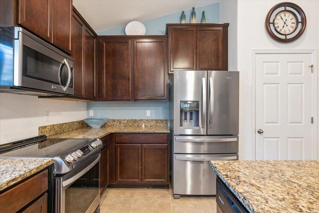 2024 Albany Terrace SW, Vero Beach, FL 32968