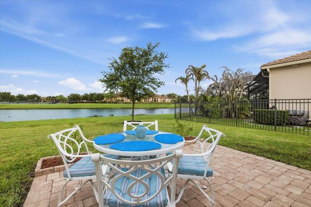 2024 Albany Terrace SW, Vero Beach, FL 32968