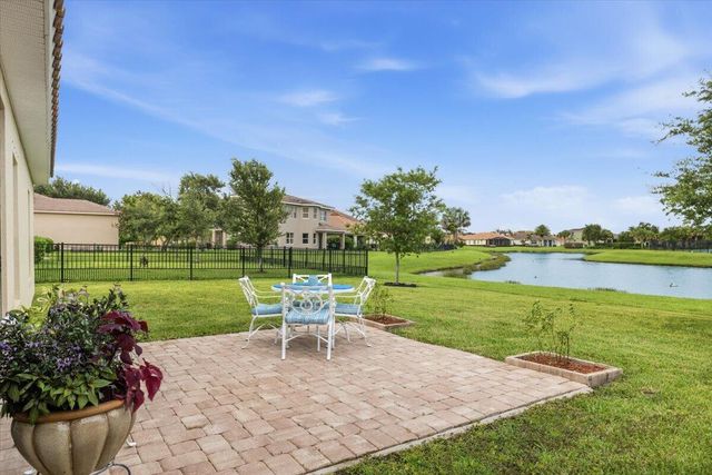 2024 Albany Terrace SW, Vero Beach, FL 32968