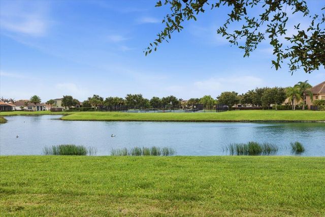 2024 Albany Terrace SW, Vero Beach, FL 32968