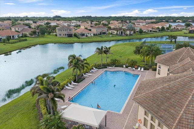 2024 Albany Terrace SW, Vero Beach, FL 32968
