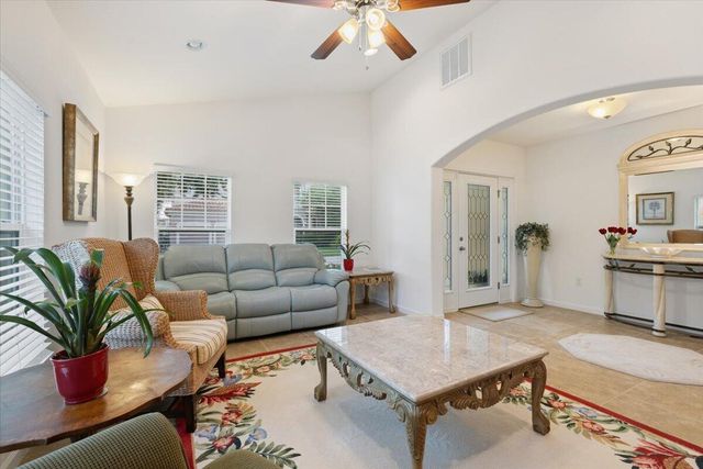 2024 Albany Terrace SW, Vero Beach, FL 32968