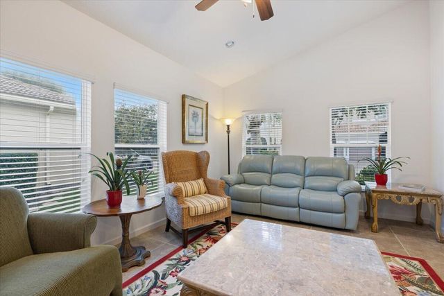 2024 Albany Terrace SW, Vero Beach, FL 32968