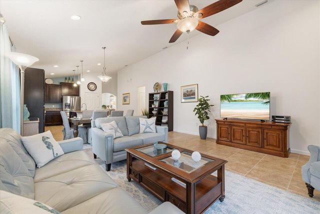 2024 Albany Terrace SW, Vero Beach, FL 32968