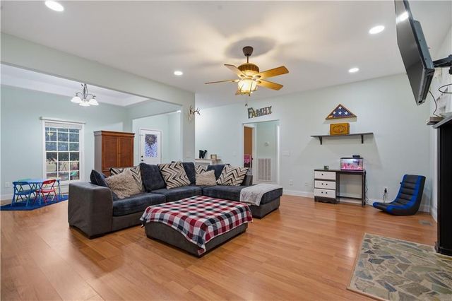 323 Lloyd Way, Resaca, GA 30735