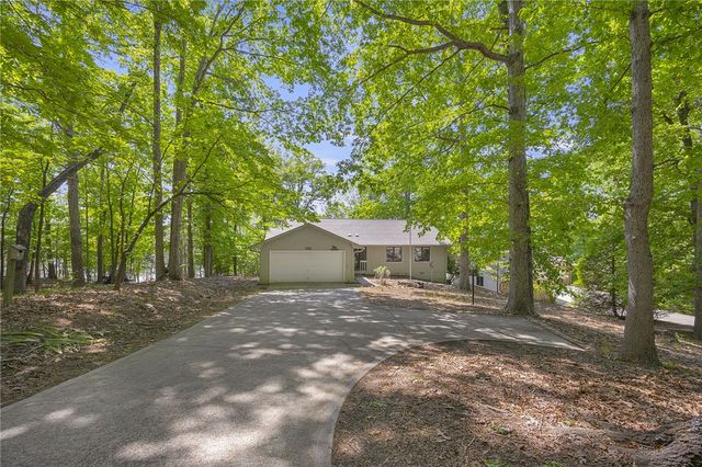 1312 S Arrowhead Drive, Westminster, SC 29693