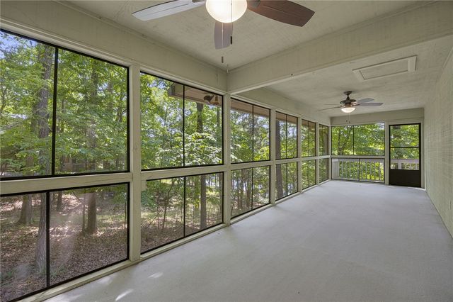 1312 S Arrowhead Drive, Westminster, SC 29693