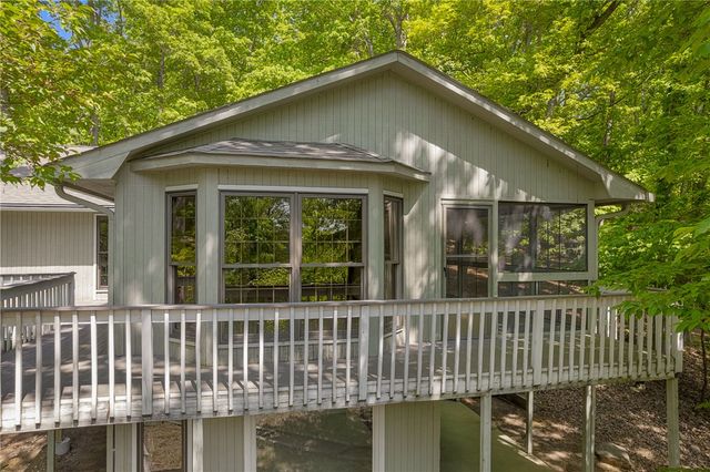 1312 S Arrowhead Drive, Westminster, SC 29693