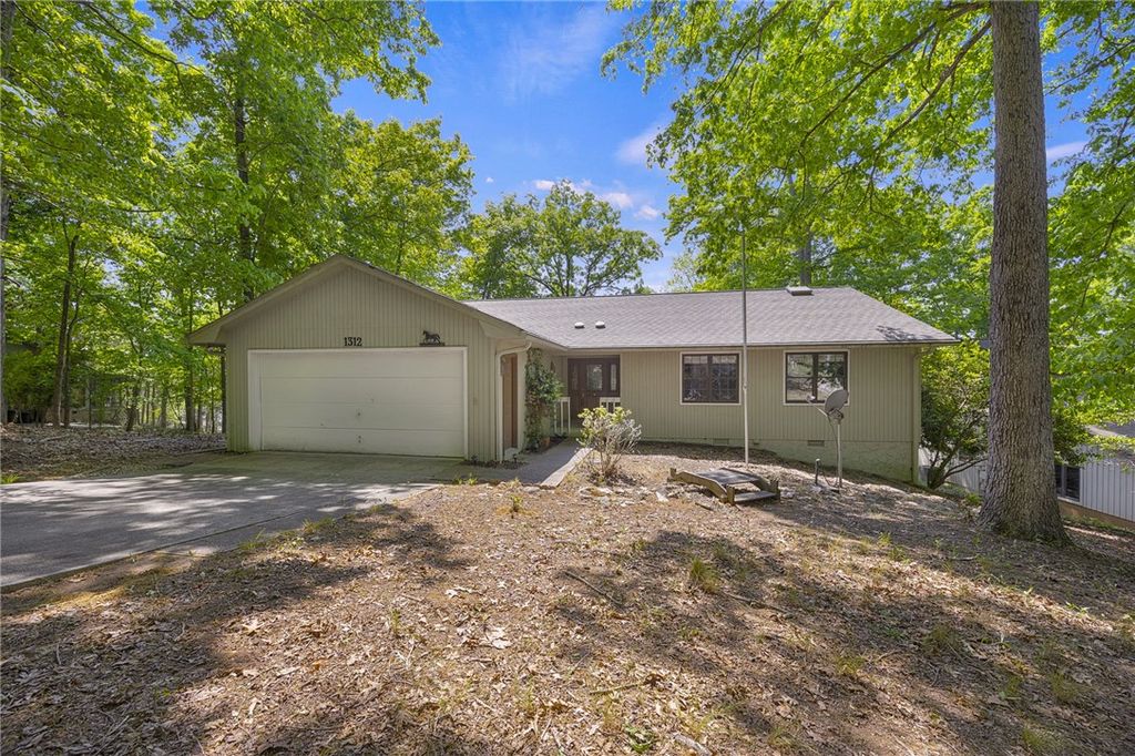 1312 S Arrowhead Drive, Westminster, SC 29693