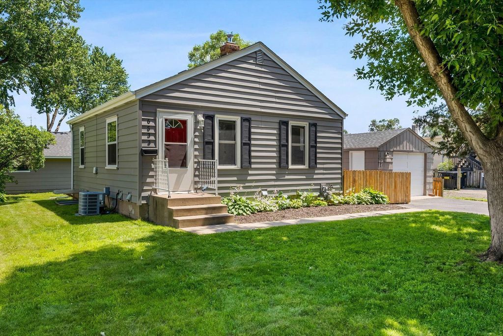 6533 13th Avenue S, Richfield, MN 55423