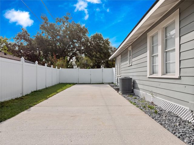 18 W VINING STREET, Winter Garden, FL 34787