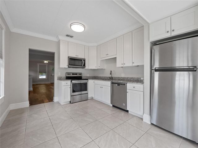 18 W VINING STREET, Winter Garden, FL 34787