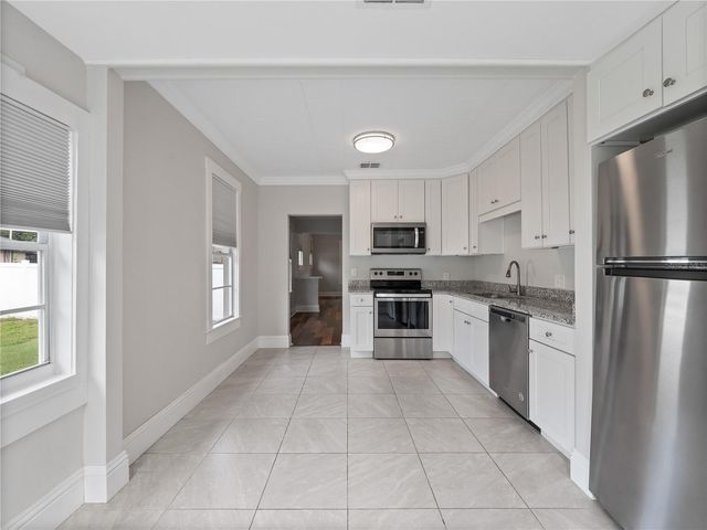 18 W VINING STREET, Winter Garden, FL 34787