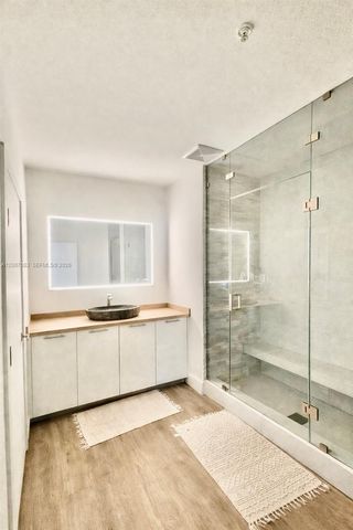 1800 N Bayshore Dr 303, Miami, FL 33132