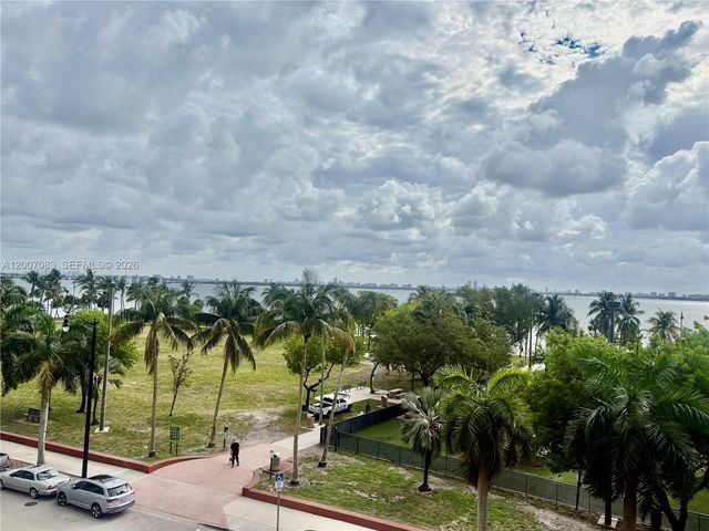 1800 N Bayshore Dr 303, Miami, FL 33132