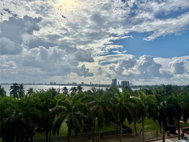 1800 N Bayshore Dr 303, Miami, FL 33132