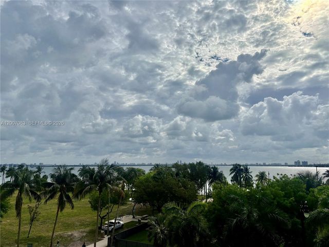 1800 N Bayshore Dr 303, Miami, FL 33132