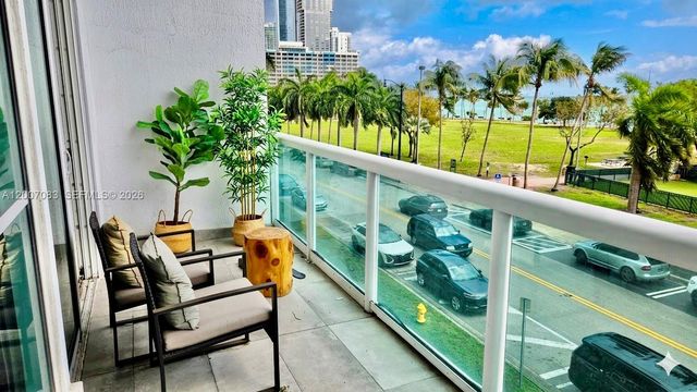 1800 N Bayshore Dr 303, Miami, FL 33132