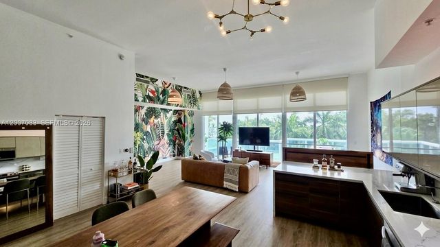 1800 N Bayshore Dr 303, Miami, FL 33132