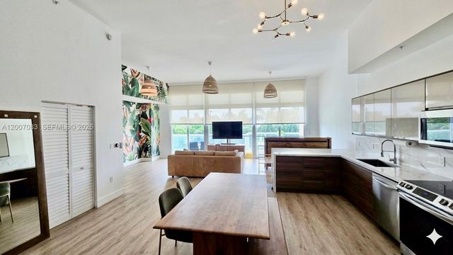 1800 N Bayshore Dr 303, Miami, FL 33132