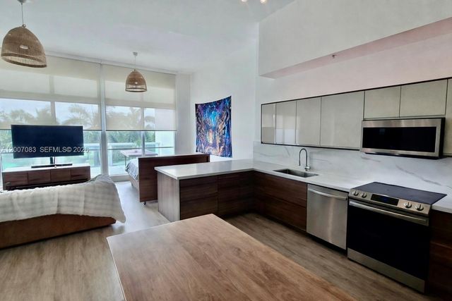 1800 N Bayshore Dr 303, Miami, FL 33132