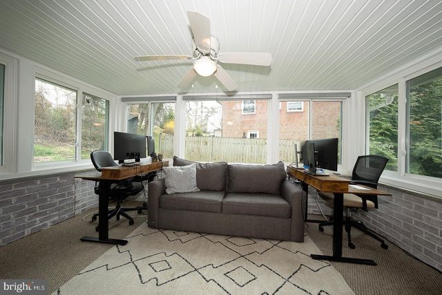 8 GROVE LN, Broomall, PA 19008