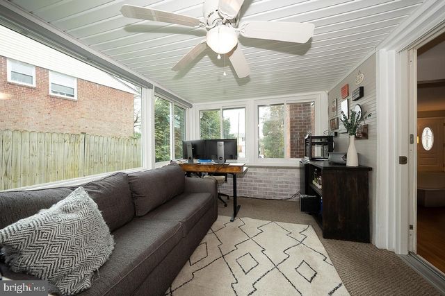 8 GROVE LN, Broomall, PA 19008