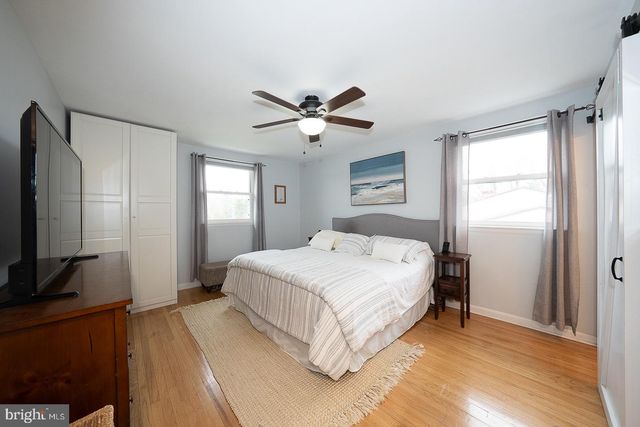 8 GROVE LN, Broomall, PA 19008