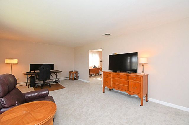233 BROADWAY AVE, Horsham, PA 19044