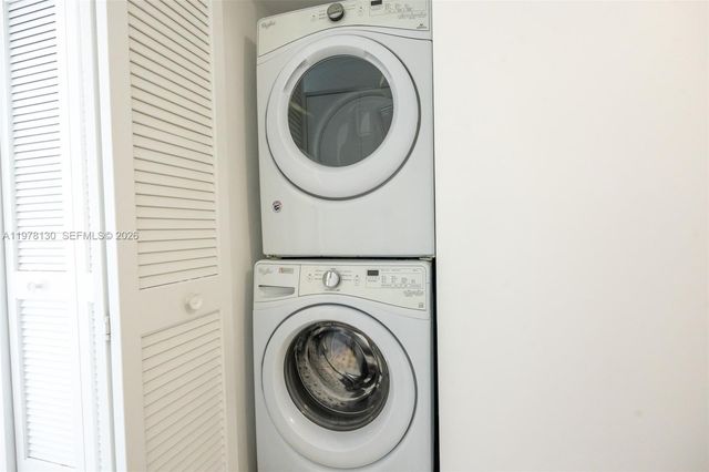 488 NE 18th St 3302, Miami, FL 33132