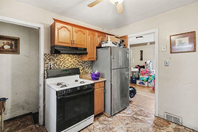 8304 Robson Street, Detroit, MI 48228