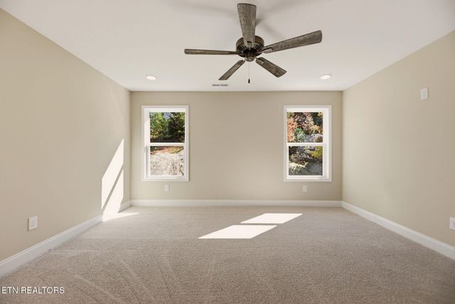 1751 Green Meadows Lane, Lenoir City, TN 37771