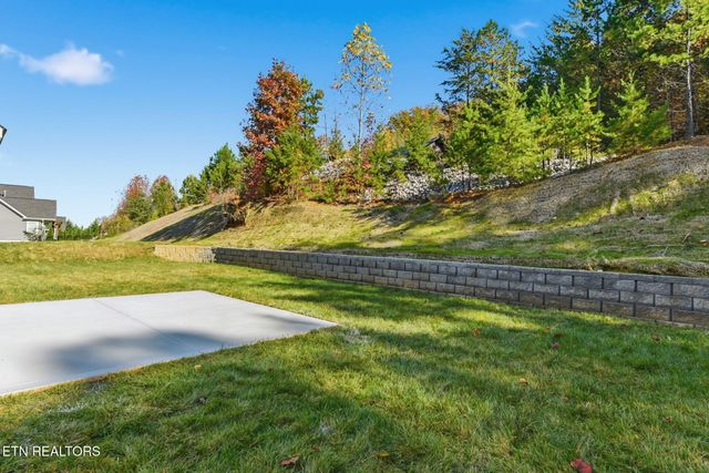 1751 Green Meadows Lane, Lenoir City, TN 37771