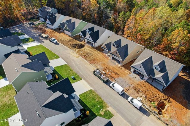 1751 Green Meadows Lane, Lenoir City, TN 37771