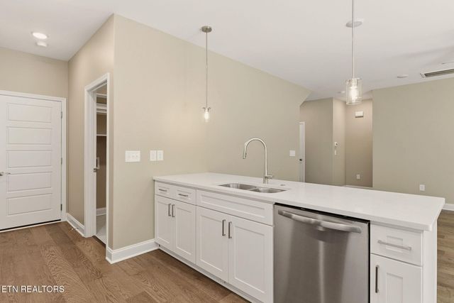 1751 Green Meadows Lane, Lenoir City, TN 37771