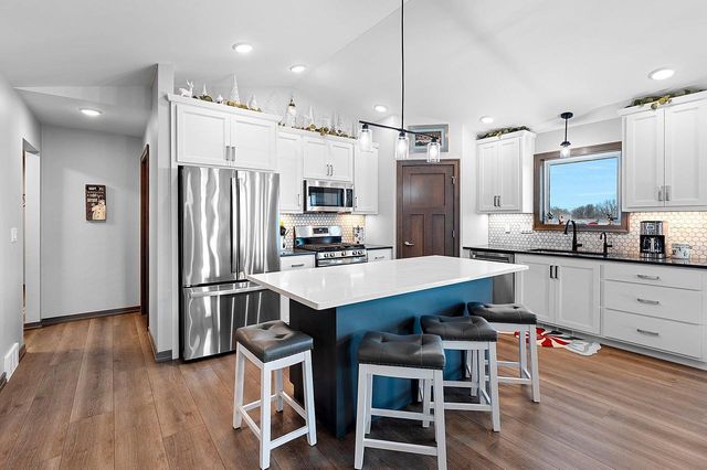 2121 DURUM COURT, Suamico, WI 54313