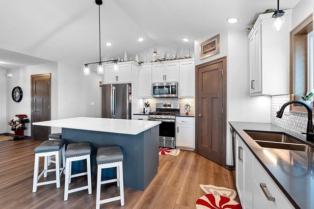 2121 DURUM COURT, Suamico, WI 54313