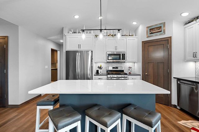 2121 DURUM COURT, Suamico, WI 54313