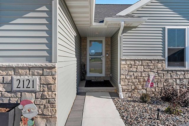 2121 DURUM COURT, Suamico, WI 54313