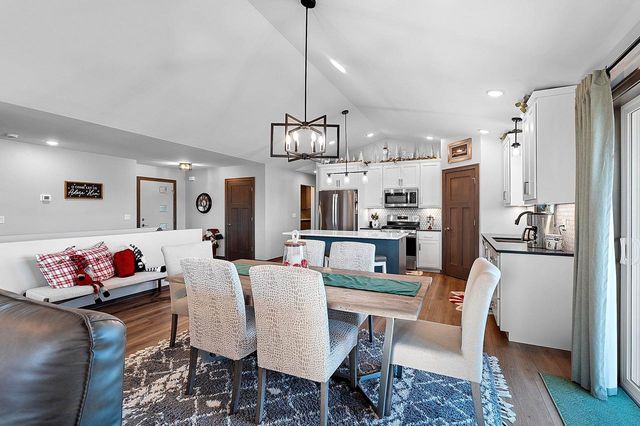 2121 DURUM COURT, Suamico, WI 54313