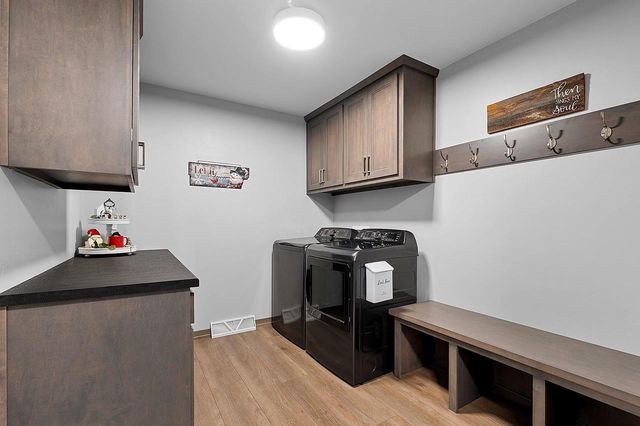 2121 DURUM COURT, Suamico, WI 54313