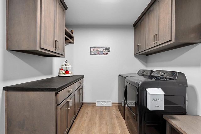 2121 DURUM COURT, Suamico, WI 54313