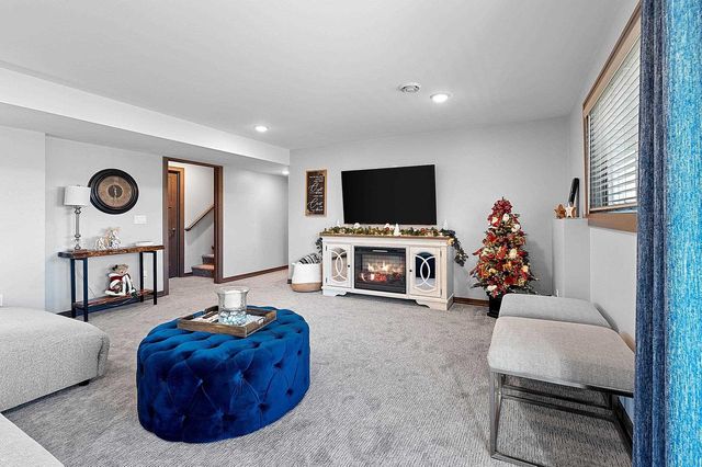 2121 DURUM COURT, Suamico, WI 54313