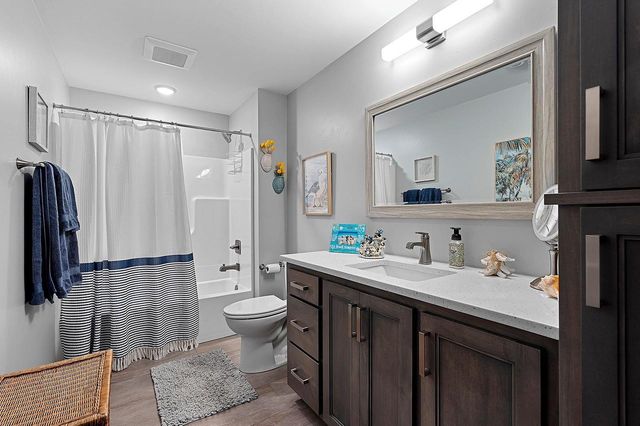 2121 DURUM COURT, Suamico, WI 54313