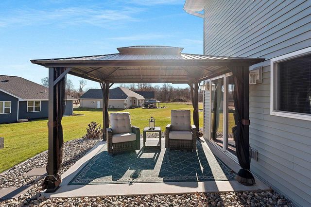 2121 DURUM COURT, Suamico, WI 54313